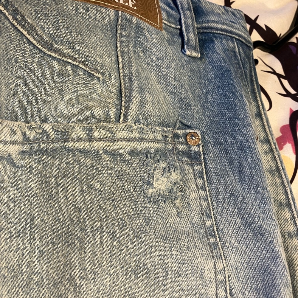 Good Luck Distressed Barrel Jeans - Picture 5 of 9